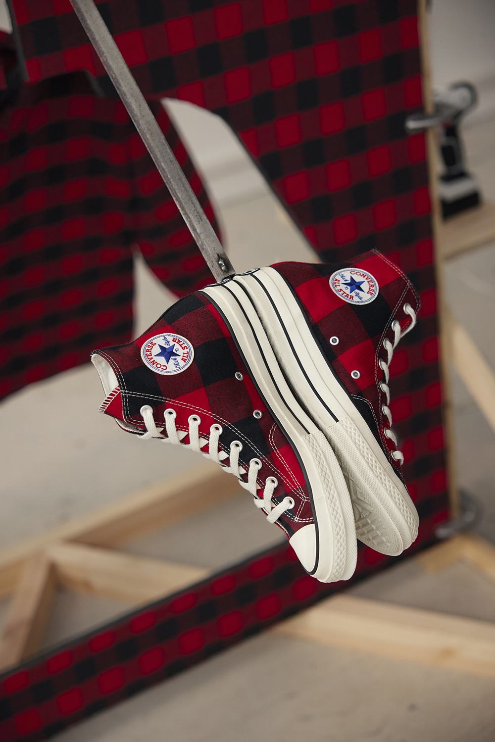 Converse再次联袂英国古着店铺Beyond Retro, 升级再造经典Chuck 70