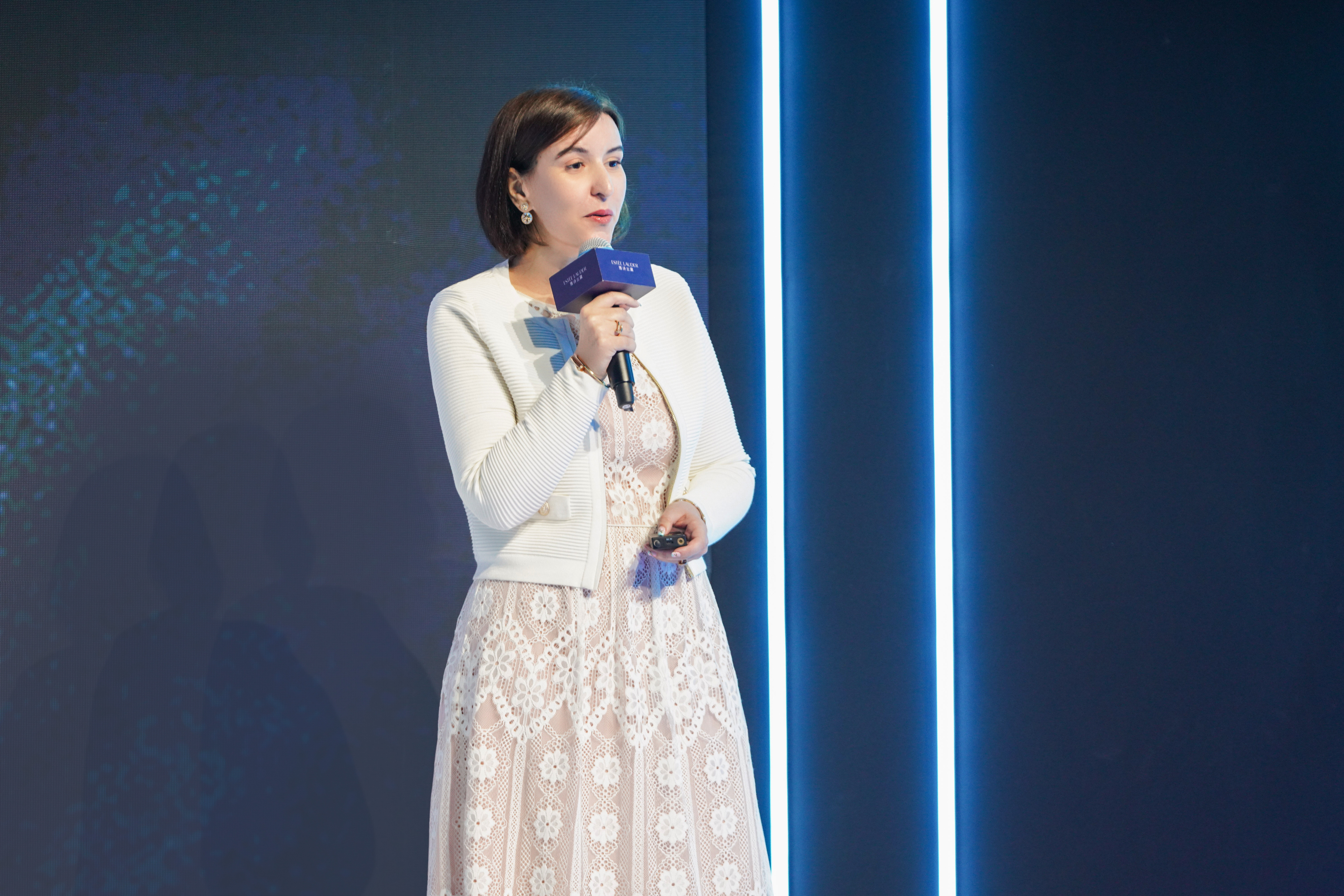 雅诗兰黛自生胶原巅峰论坛高能启幕 尖端胶原自生科技 赋能肌肤修愈